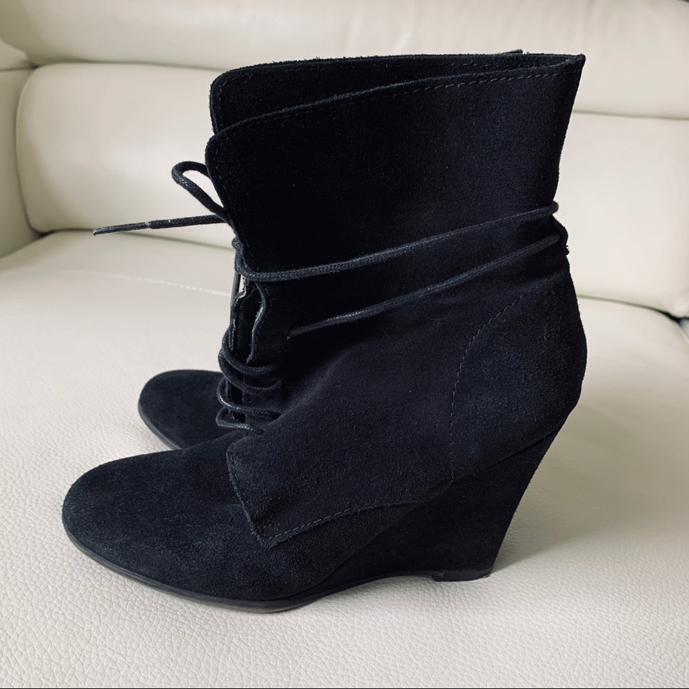 ✨Zara Wedge Pump Suede Black Booties✨